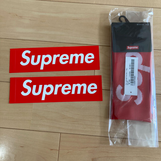 Supreme(シュプリーム)のSupreme NIKE Socks 26~27.5cm 靴下　ソックス キッズ/ベビー/マタニティのこども用ファッション小物(靴下/タイツ)の商品写真