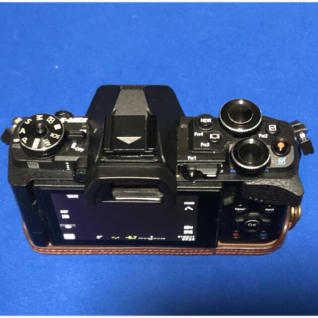 OLYMPUS(オリンパス)のOLYMPUS OM-D E-M5 Mark II スマホ/家電/カメラのカメラ(ミラーレス一眼)の商品写真