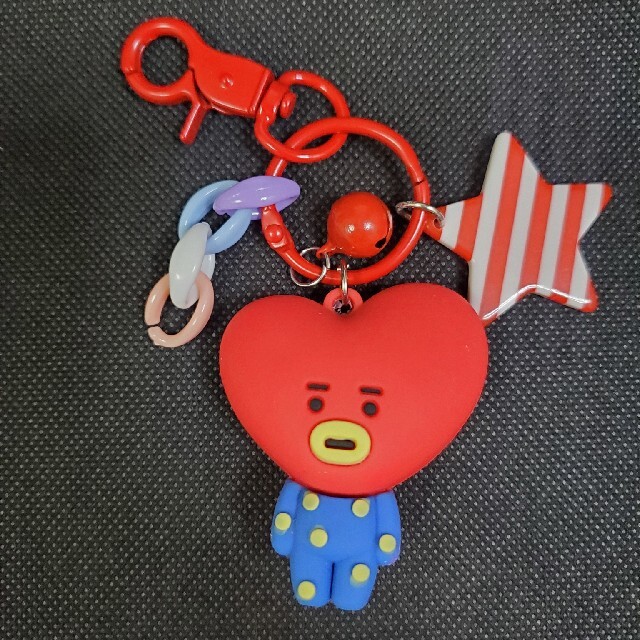 防弾少年団(BTS)(ボウダンショウネンダン)のBT21 キーホルダー TATA エンタメ/ホビーのおもちゃ/ぬいぐるみ(キャラクターグッズ)の商品写真