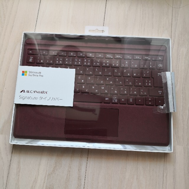 Microsoft(マイクロソフト)のMicrosoft Surface typecover バーガンディ スマホ/家電/カメラのPC/タブレット(PC周辺機器)の商品写真