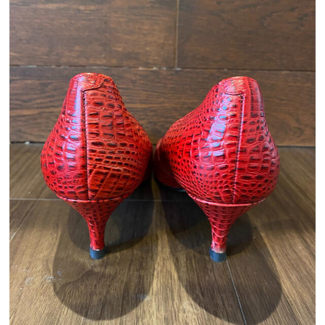 Enzo Angiolini(エンゾーアンジョリーニ)のENZO ANGIOLINI パンプス 赤 レディースの靴/シューズ(ハイヒール/パンプス)の商品写真