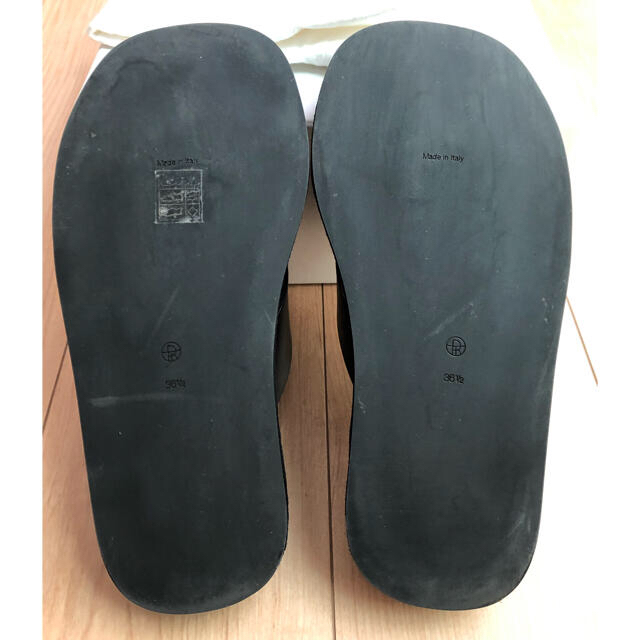 THE ROW GINZAサンダル　36.5 レディースの靴/シューズ(サンダル)の商品写真