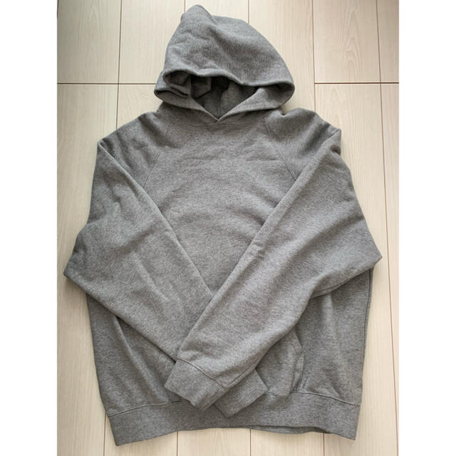 FEAR OF GOD(フィアオブゴッド)のFOG ESSENTIALS フーディー メンズのトップス(パーカー)の商品写真