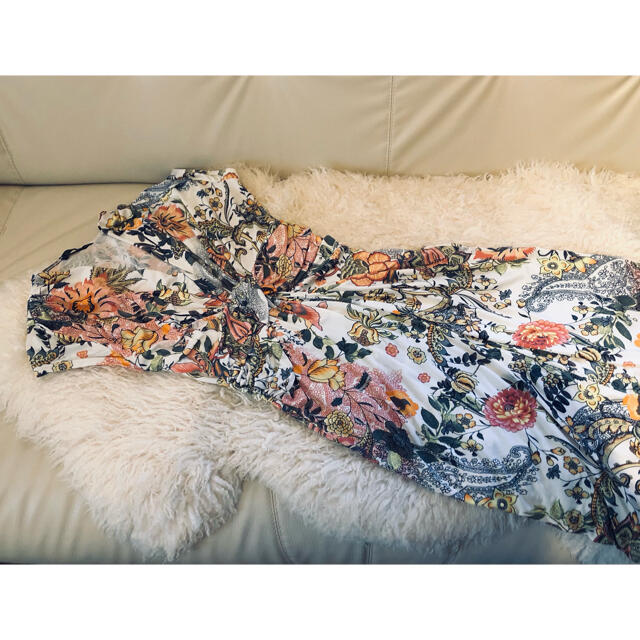 armoire caprice(アーモワールカプリス)の花柄ワンピース レディースのワンピース(ひざ丈ワンピース)の商品写真
