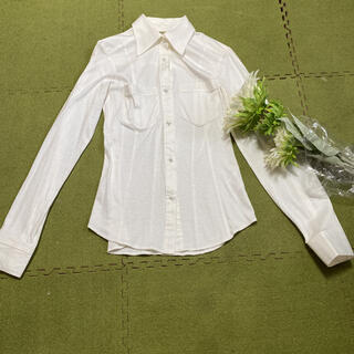 ２７日限定価格！美品！グレースコンチネンタル☆素敵な白シャツ