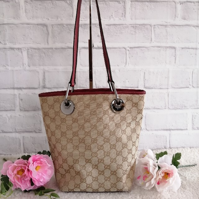 Gucci(グッチ)の美品♥GUCCI  グッチ♥トートバッグ　GGキャンバス  レザー  ベージュ レディースのバッグ(トートバッグ)の商品写真