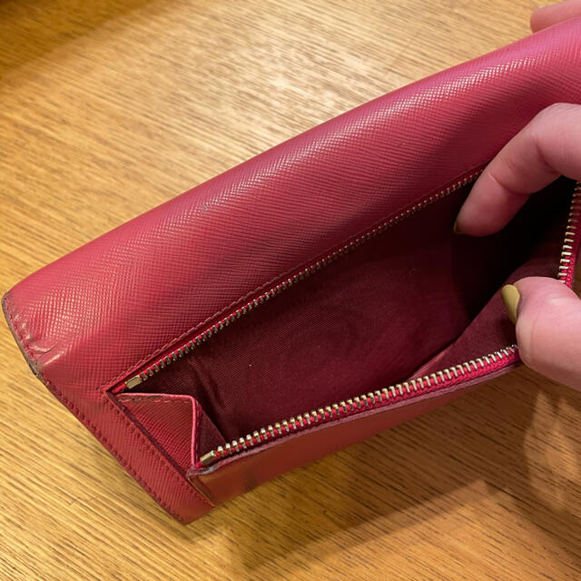 PRADA(プラダ)のプラダ✳︎PRADA✳︎長財布　ダメージ！ レディースのファッション小物(財布)の商品写真