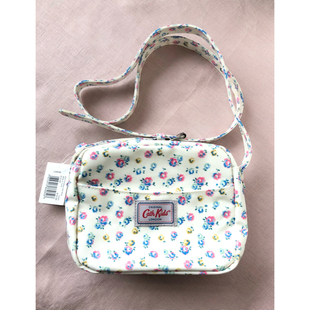 Cath Kidston(キャスキッドソン)のCath Kids キャスキッドソン ショルダーバッグ ポシェット 小花柄 キッズ/ベビー/マタニティのこども用バッグ(ポシェット)の商品写真