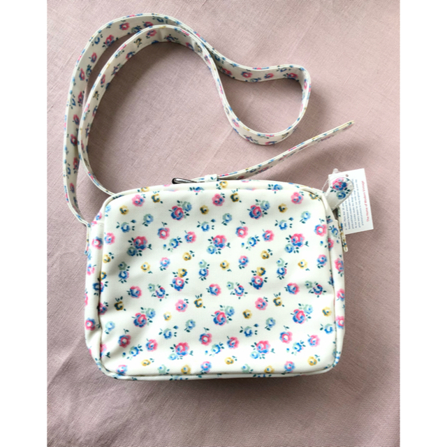 Cath Kidston(キャスキッドソン)のCath Kids キャスキッドソン ショルダーバッグ ポシェット 小花柄 キッズ/ベビー/マタニティのこども用バッグ(ポシェット)の商品写真