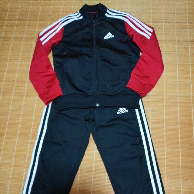 adidas(アディダス)のアディダスジャージ上下120cm キッズ/ベビー/マタニティのキッズ服男の子用(90cm~)(その他)の商品写真