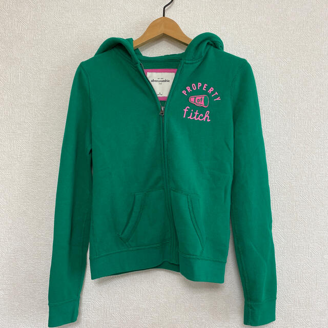 Abercrombie&Fitch(アバクロンビーアンドフィッチ)のアバクロキッズ　ジップパーカー　XL レディースのトップス(パーカー)の商品写真