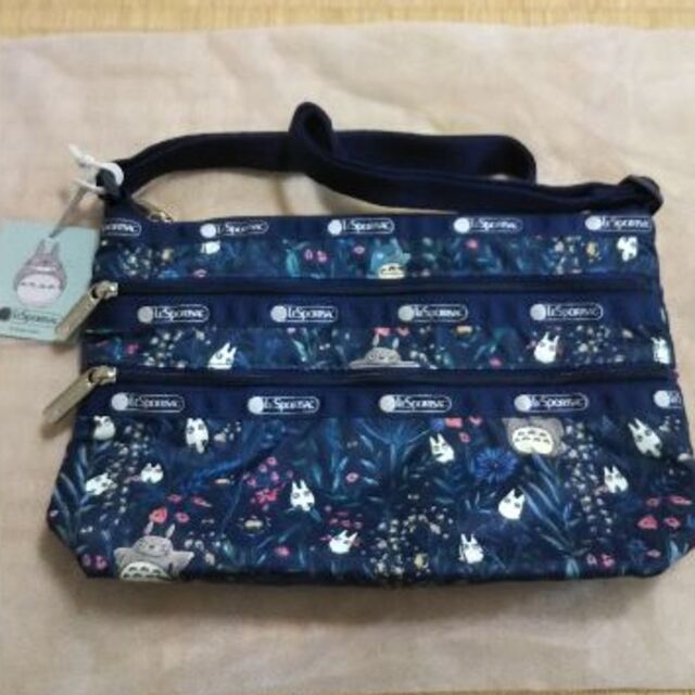 LeSportsac(レスポートサック)のヒロりん様 レスポートサック LeSportsac トトロ ショルダーバッグ レディースのバッグ(ショルダーバッグ)の商品写真