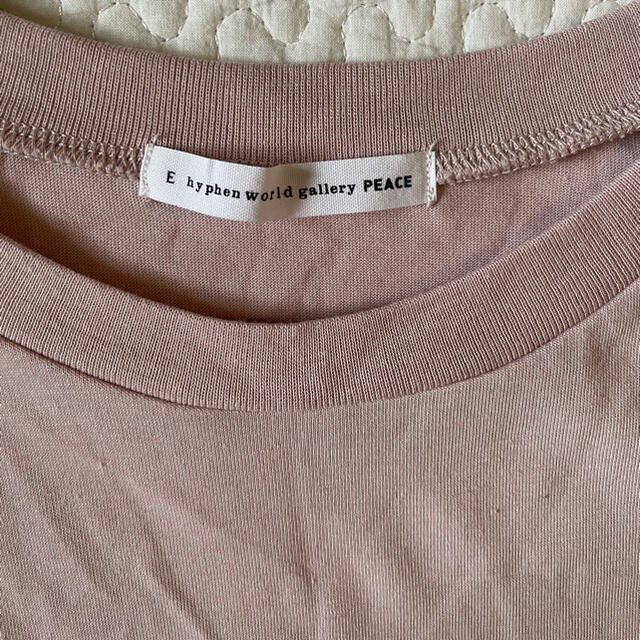 E hyphen world gallery(イーハイフンワールドギャラリー)のくすみピンク　Tシャツ レディースのトップス(Tシャツ(半袖/袖なし))の商品写真