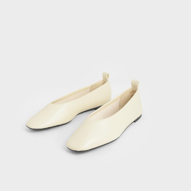 Charles and Keith(チャールズアンドキース)の美品☆CHARLES & KEITH Ballerina Flats レディースの靴/シューズ(バレエシューズ)の商品写真