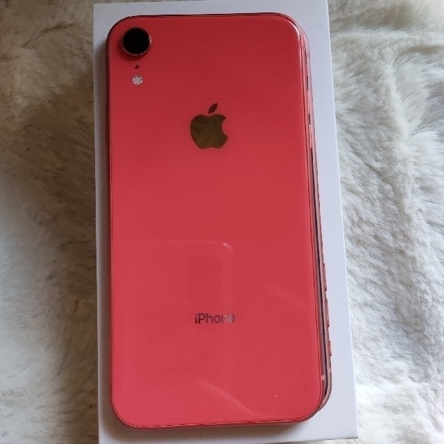 iPhone(アイフォーン)のiPhoneXR 128GB スマホ/家電/カメラのスマートフォン/携帯電話(スマートフォン本体)の商品写真