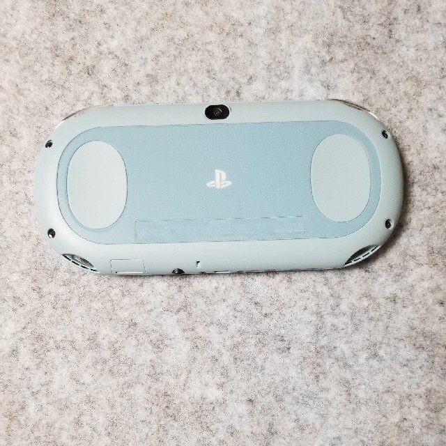 PS VITA PCH-2000 1