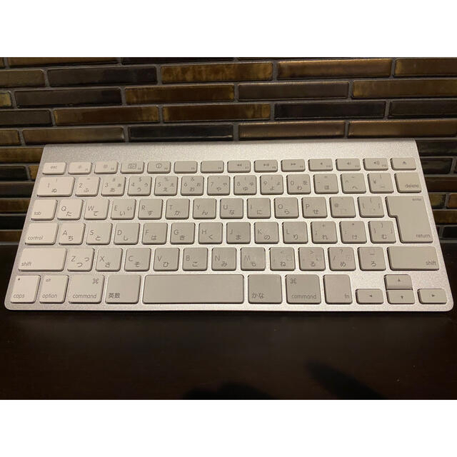 Apple(アップル)のApple純正 Wireless keyboard 　A1314 スマホ/家電/カメラのPC/タブレット(PC周辺機器)の商品写真