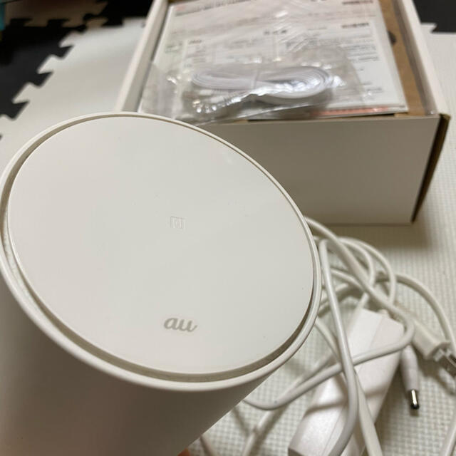 au(エーユー)のau Speed Wi-Fi HOME WHITE L01 HWS31SWA スマホ/家電/カメラのPC/タブレット(PC周辺機器)の商品写真