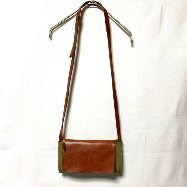 IL BISONTE(イルビゾンテ)のインビゾンテ 斜めがけ ショルダー  キャンバス生地×ヌメ革 メンズのバッグ(ショルダーバッグ)の商品写真