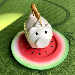 かわいいミニチュア蚊やり豚さんとスイカコースターの置物🍉🐖(日用品/生活雑貨)