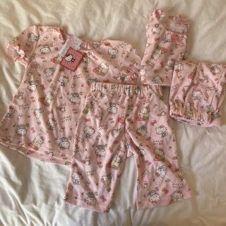 サンリオ(サンリオ)の新品♡ハローキティ　パジャマ　130 120 女の子　半袖(パジャマ)