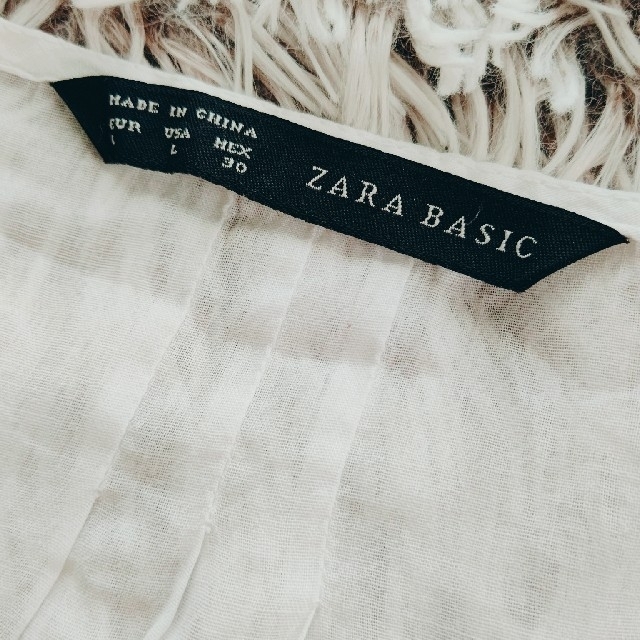 ZARA(ザラ)のZARA Basic フリルスリーブブラウス レディースのトップス(シャツ/ブラウス(半袖/袖なし))の商品写真