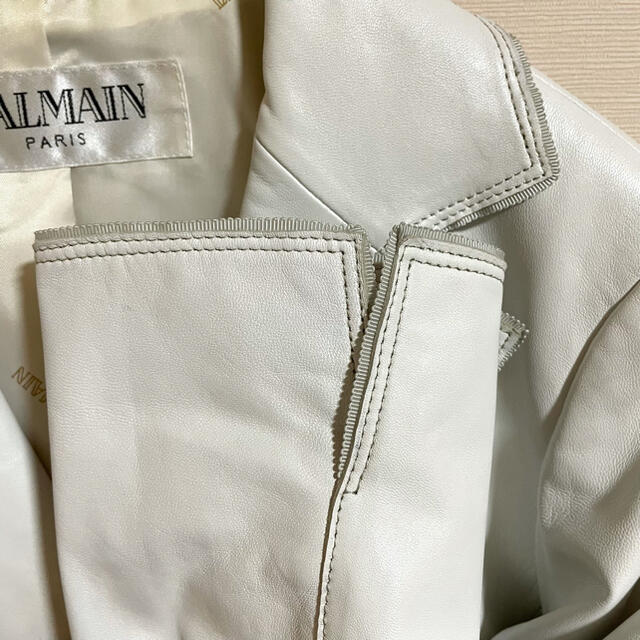 BALMAIN(バルマン)の貴重　バルマン　ジャケット　シープスキン　ホワイト　羊革 レディースのジャケット/アウター(テーラードジャケット)の商品写真