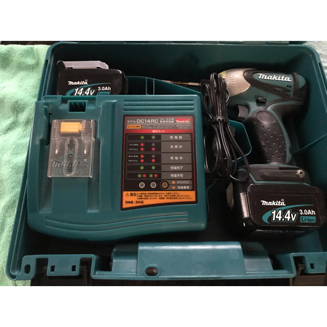 マキタ makita 充電式インパクトドライバー　TD130D