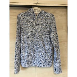 ユニクロ(UNIQLO)のUNIQLO× LIBERTY 花柄パーカー(パーカー)