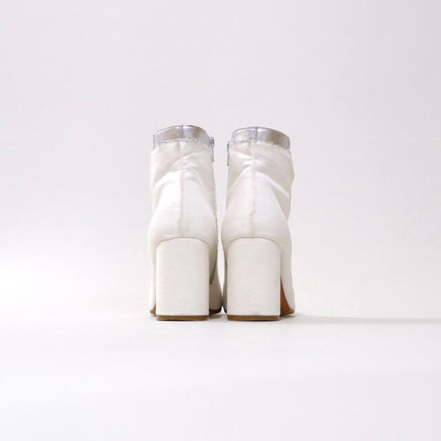 MM6(エムエムシックス)のMM6 Maison Margiela【サイドジップブーツ】 レディースの靴/シューズ(ブーツ)の商品写真