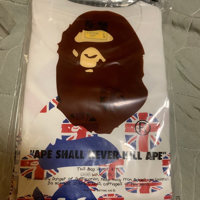 A BATHING APE(アベイシングエイプ)のBAPE STORE LONDON UNION JACK TEE メンズのトップス(Tシャツ/カットソー(半袖/袖なし))の商品写真