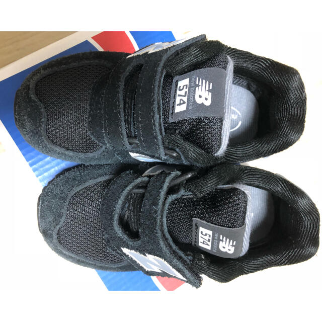 New Balance(ニューバランス)の専用です。ニューバランス　ベビーシューズ　13.5 ブラック　黒 キッズ/ベビー/マタニティのベビー靴/シューズ(~14cm)(スニーカー)の商品写真
