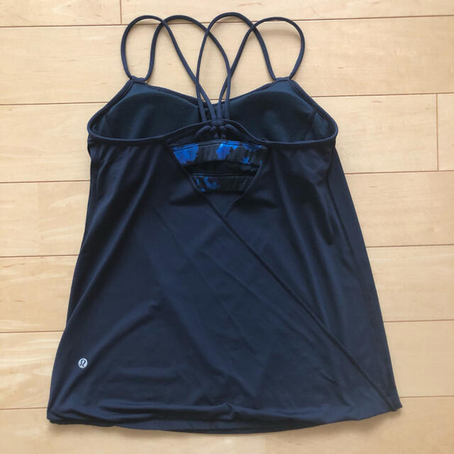 lululemon(ルルレモン)のlululemon背中カシュクールヨガキャミ4(S〜M)美品　送料込 スポーツ/アウトドアのトレーニング/エクササイズ(ヨガ)の商品写真