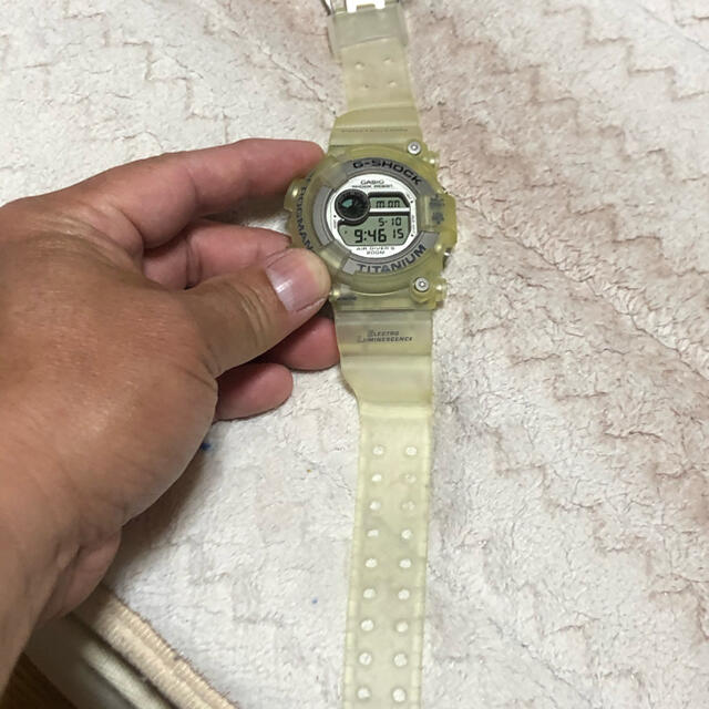 G-SHOCK(ジーショック)のG-SHOCKフロッグマンDW-8200WC-7AT透け蛙 メンズの時計(腕時計(デジタル))の商品写真