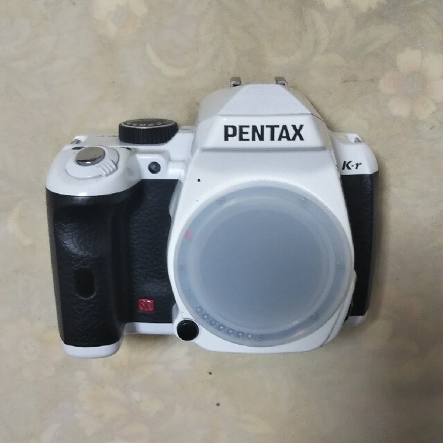 PENTAX(ペンタックス)のペンタックスk-r ホワイトボディ スマホ/家電/カメラのカメラ(デジタル一眼)の商品写真