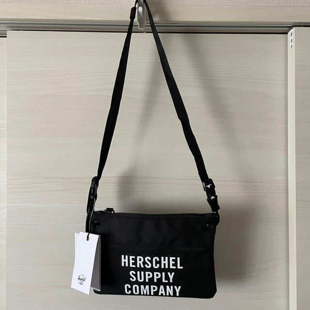 HERSCHEL(ハーシェル)のハーシェルサプライ サコッシュ ショルダーバッグ 黒 ブラック 【新品】 レディースのバッグ(ショルダーバッグ)の商品写真