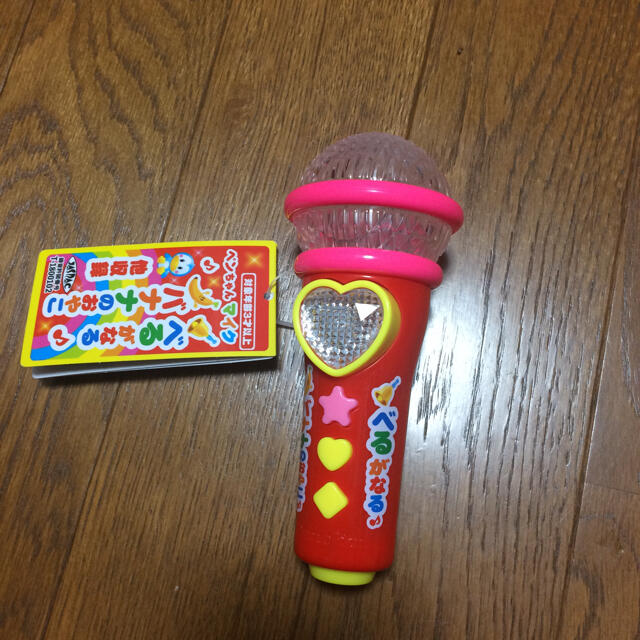 西松屋(ニシマツヤ)の新品タグ付き🎤マイク キッズ/ベビー/マタニティのおもちゃ(知育玩具)の商品写真