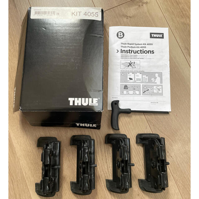 THULE(スーリー)のTHULE WingBarEdge 9594+取付KIT4055 自動車/バイクの自動車(車外アクセサリ)の商品写真