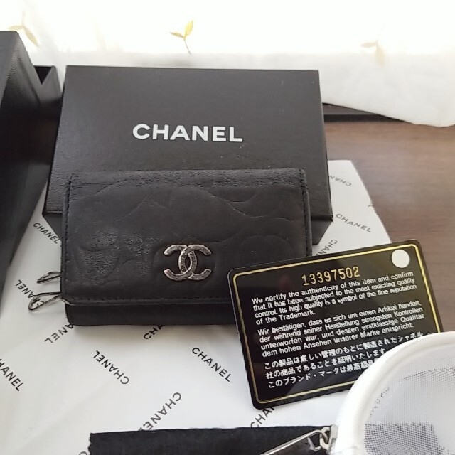 CHANEL(シャネル)のキーケース CHANEL カメリア レディースのファッション小物(キーケース)の商品写真