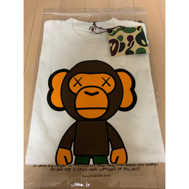 A BATHING APE(アベイシングエイプ)のBAPE × KAWS Tee メンズのトップス(Tシャツ/カットソー(半袖/袖なし))の商品写真