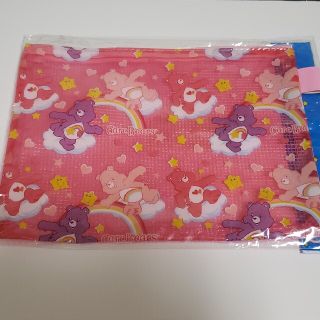 ケアベア(CareBears)の☆新品未使用☆　ケアベア　メッシュケース　A5サイズ　ファスナー　くま(キャラクターグッズ)