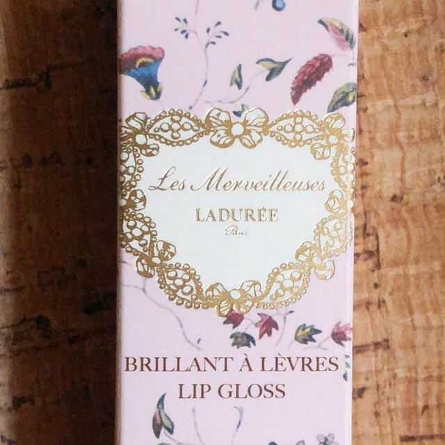 LADUREE(ラデュレ)の【★新品・箱入り】レ・メルヴェイユーズ ラデュレ リップ グロス【08】ピンク系 コスメ/美容のベースメイク/化粧品(リップグロス)の商品写真