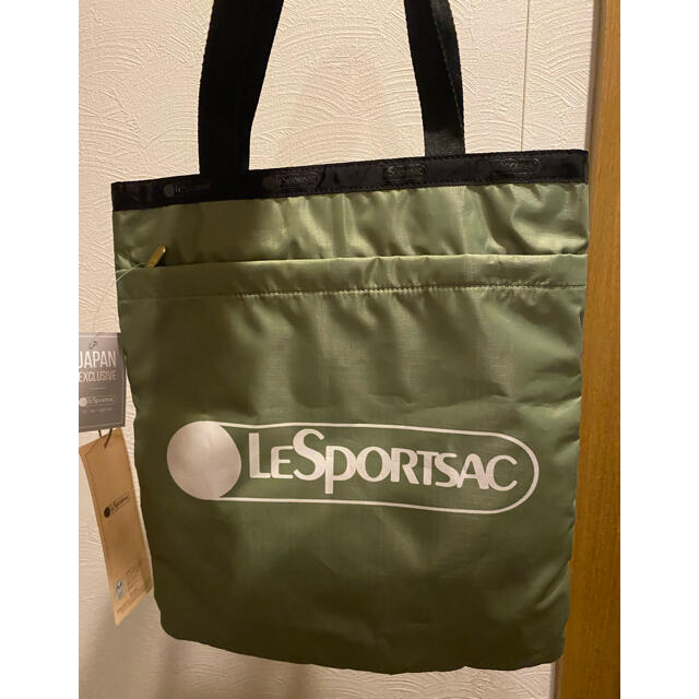 LeSportsac(レスポートサック)のクラッシク・プー　レスポートサック　トートバッグ レディースのバッグ(トートバッグ)の商品写真