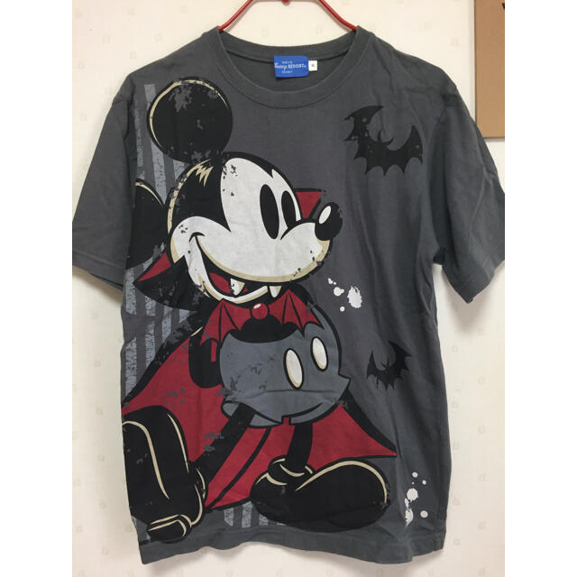 Disney(ディズニー)のBerry様専用★ディズニー ミッキー ハロウィンTシャツ 半袖 グレー  メンズのトップス(Tシャツ/カットソー(半袖/袖なし))の商品写真