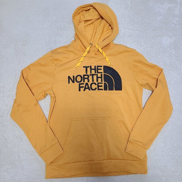新品the north Face/パーカー