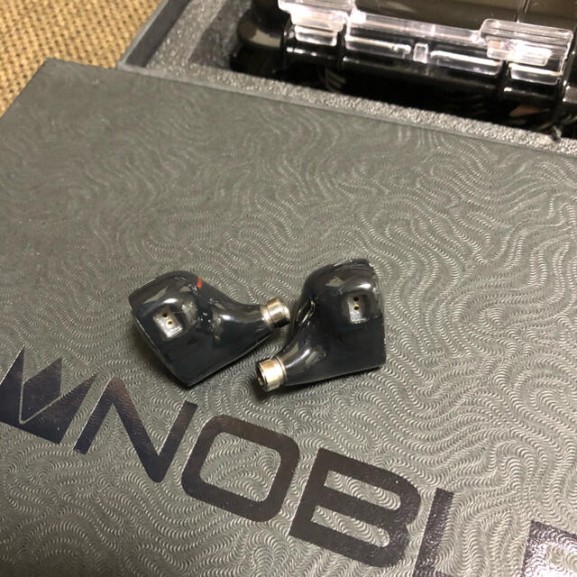 Noble(ノーブル)のNOBLE audio KHAN 美品 スマホ/家電/カメラのオーディオ機器(ヘッドフォン/イヤフォン)の商品写真