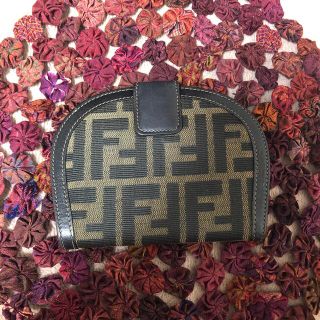 フェンディ(FENDI)のellegirl様専用　FENDI ズッカ　財布　２つ折り　ヴィンテージ(財布)