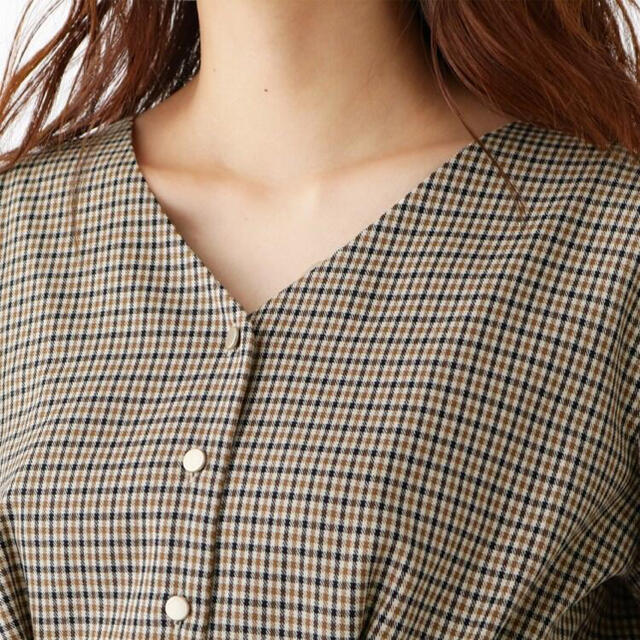 INDEX(インデックス)の【美品】index Vネックウエストタックブラウス レディースのトップス(シャツ/ブラウス(長袖/七分))の商品写真