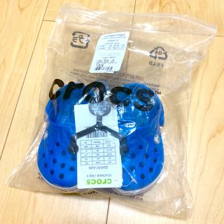 クロックス(crocs)の新品未使用☆クロックス crocs サンダル 青 13cm(サンダル)