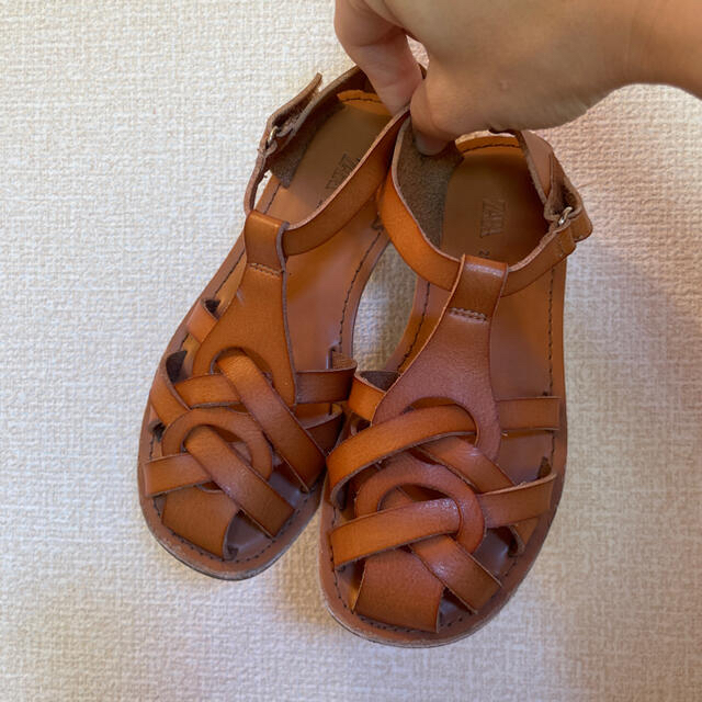 ZARA KIDS(ザラキッズ)のZARA キッズサンダル キッズ/ベビー/マタニティのキッズ靴/シューズ(15cm~)(サンダル)の商品写真